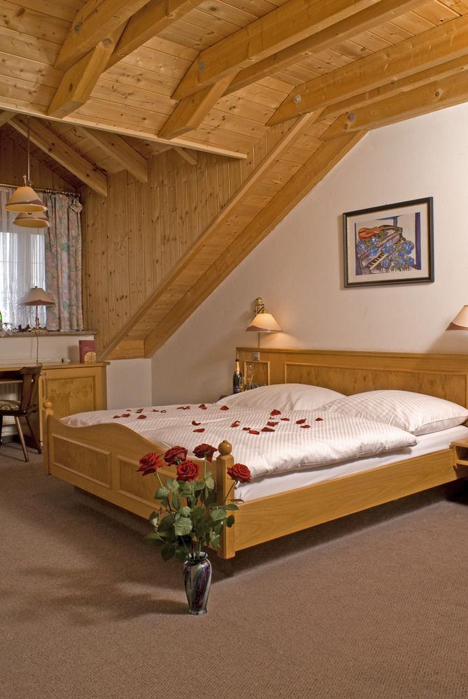 Hotel Zum Fischerwirt Baindlkirch Bagian luar foto
