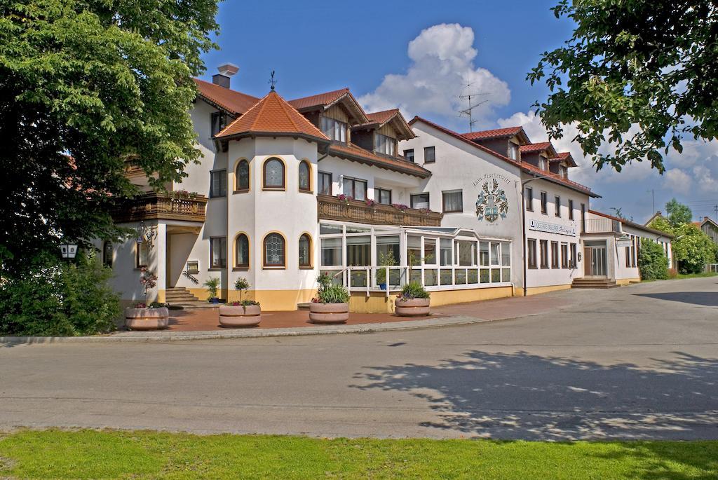 Hotel Zum Fischerwirt Baindlkirch Bagian luar foto