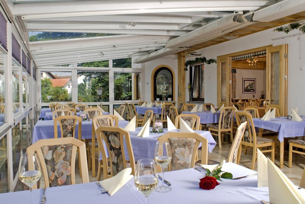 Hotel Zum Fischerwirt Baindlkirch Bagian luar foto