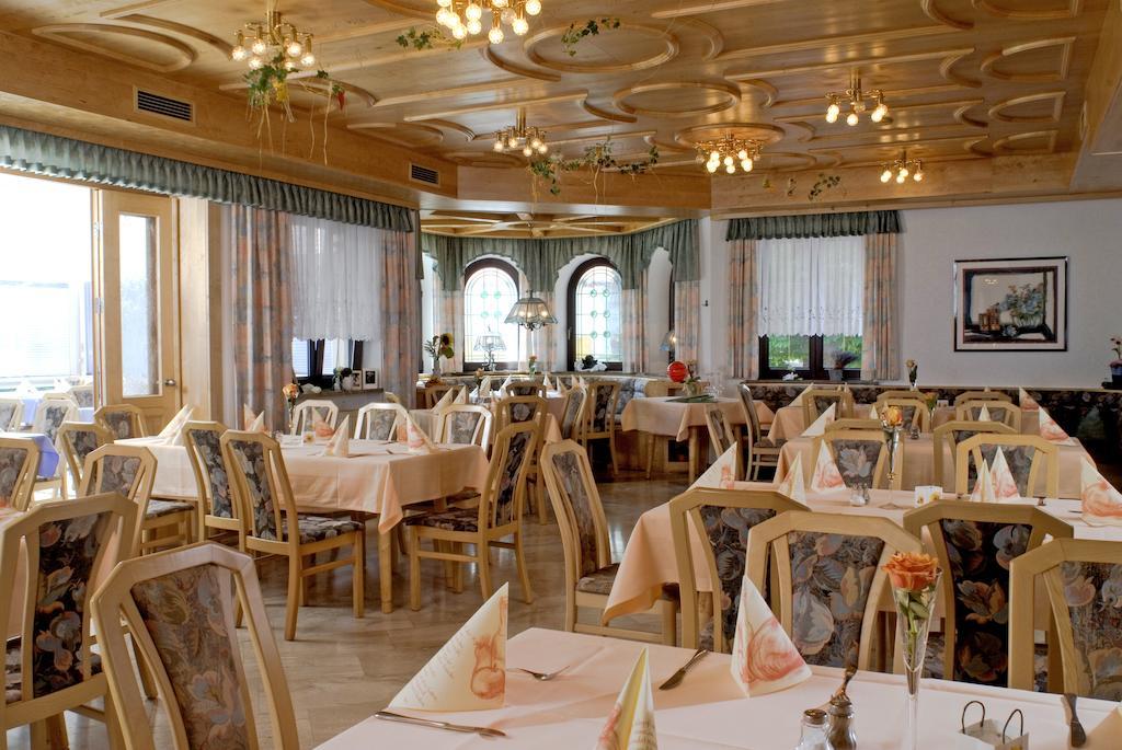 Hotel Zum Fischerwirt Baindlkirch Bagian luar foto